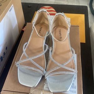 Brand new Torrid shoes. Size 8.5. We needed an 8 and ordered the wrong size.
